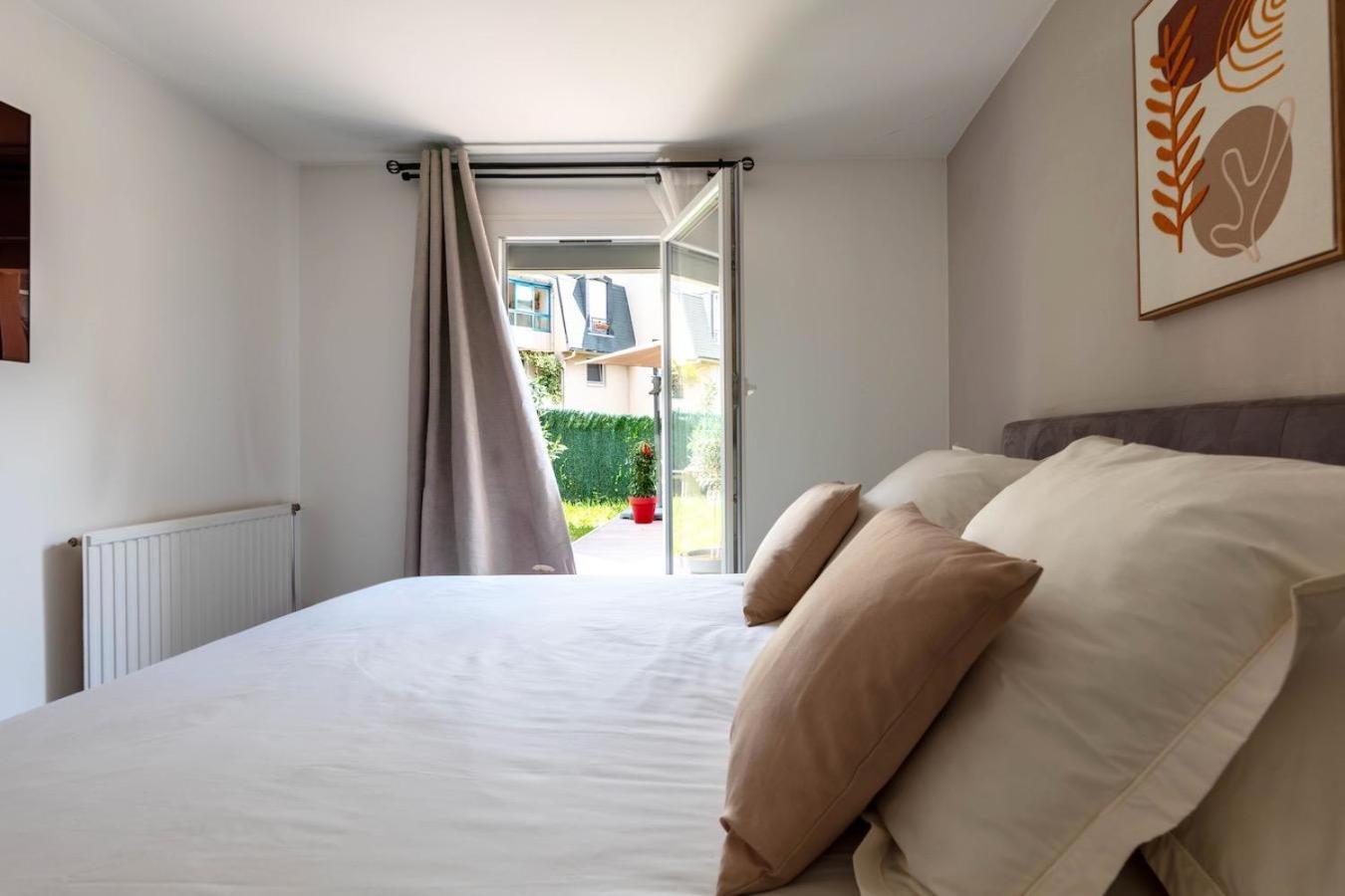 Charmant Refuge Avec Jardin, A 6 Minutes A Pied Du Metro Creteil L Echat-Lovely Retreat With Garden, Located A 6-Minute Walk From Creteil L Echat Metro Station Luaran gambar
